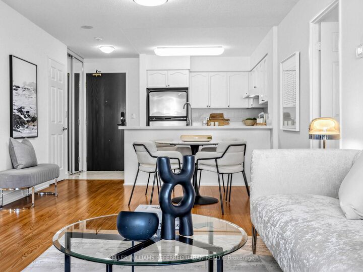 Property Photo:  23 Hollywood Avenue 1807  ON M2N 7L8 