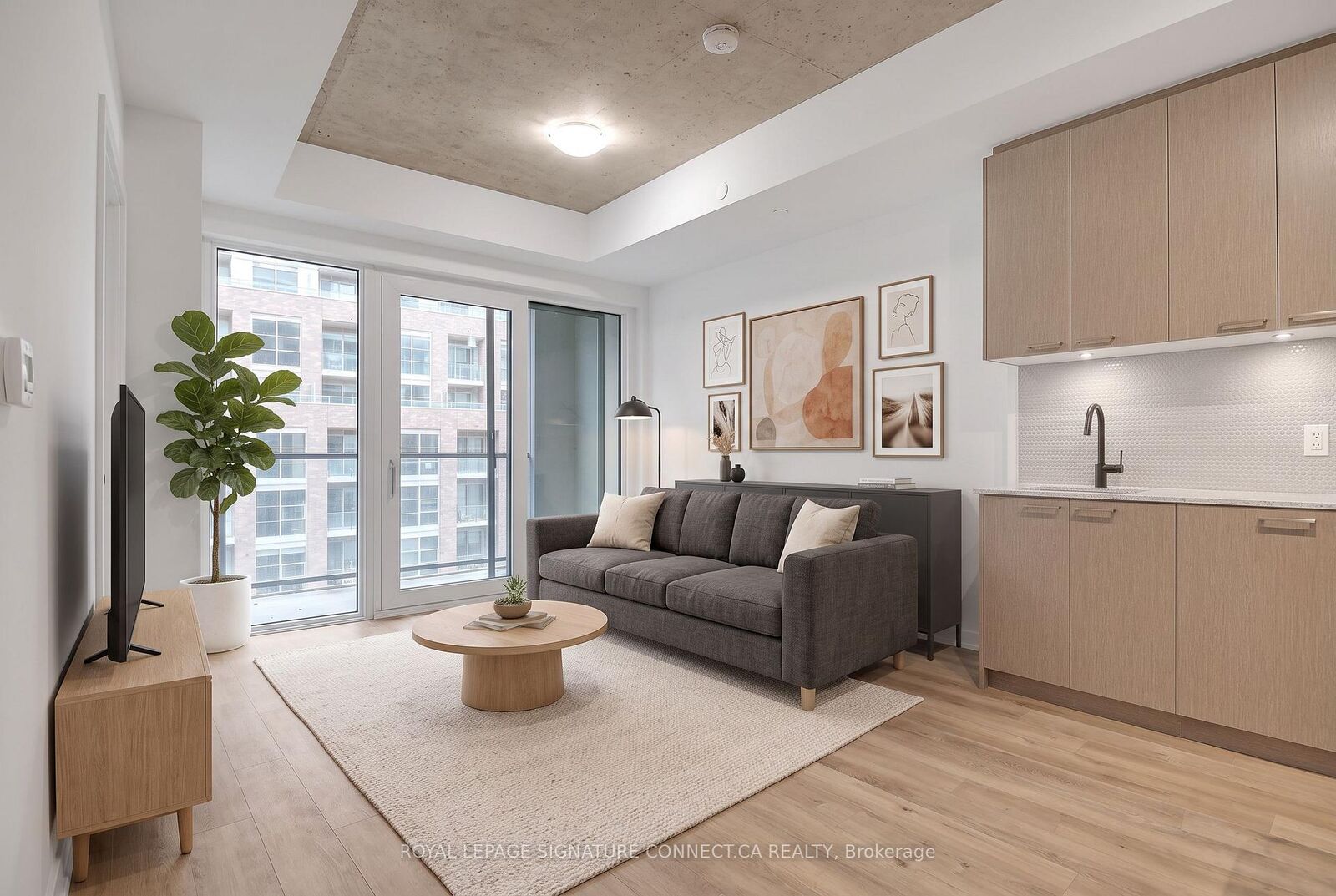 Photo de la propriété: 1808 St Clair Avenue 410 ON M6N 0C1