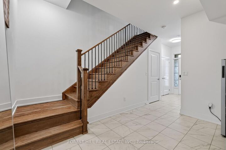 Property Photo:  63 Waterside Way  ON L1N 1B3 