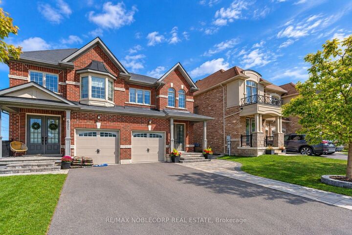 Property Photo:  619 Sweetwater Crescent  ON L3X 0H5 
