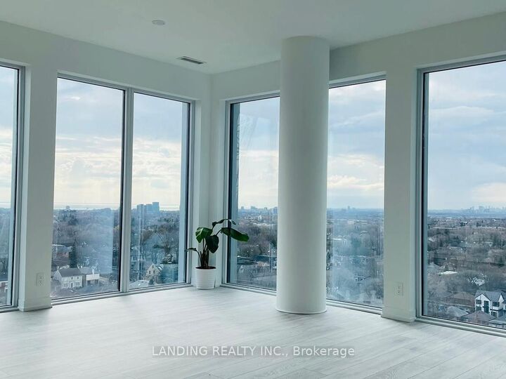 Property Photo:  2020 Bathurst Street 1721  ON M5P 0A6 