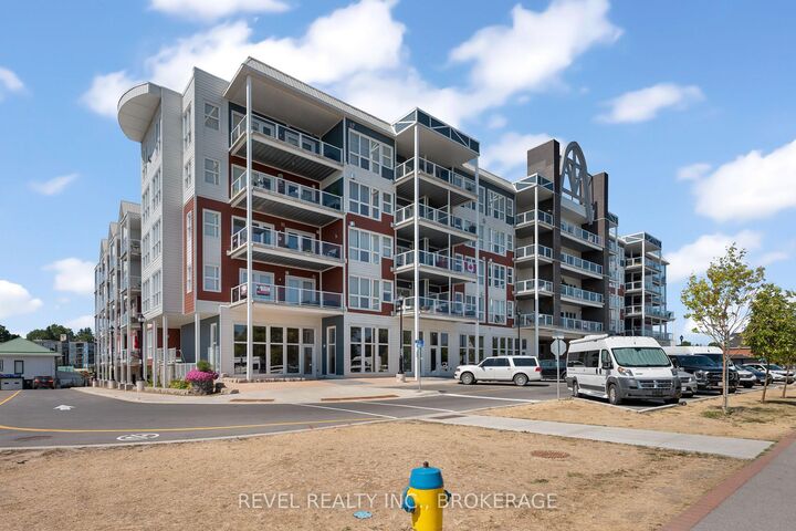 Property Photo:  130 Water Street E 14  ON K7G 0A8 