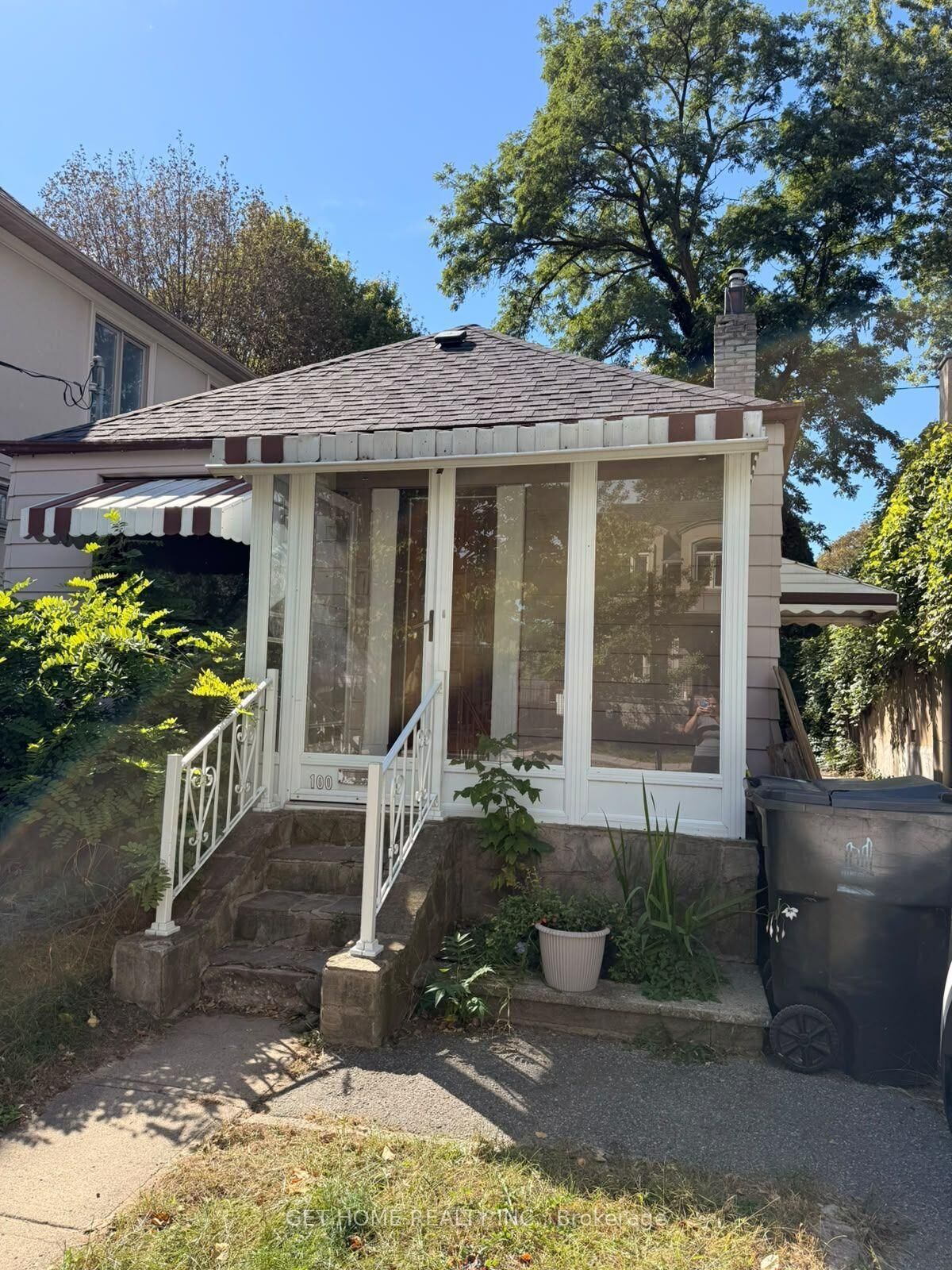 Property Photo: 100 Cadorna Avenue ON M4J 3X2