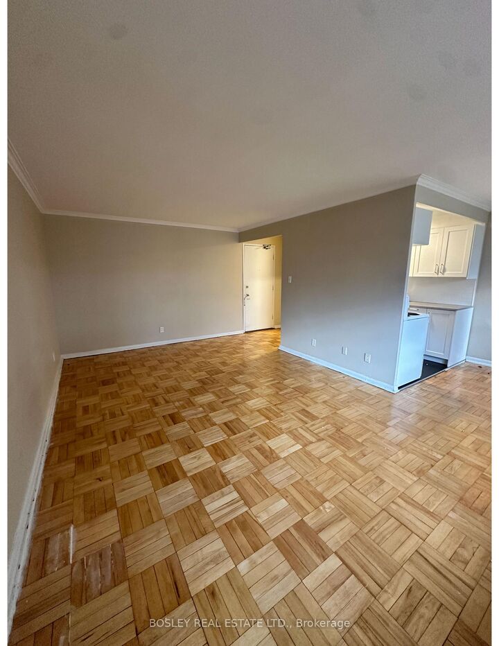 Property Photo:  970 Eglinton Avenue E 210  ON M4G 2L8 
