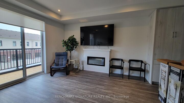 Property Photo:  14 Big Willow Crescent  ON L4E 1P5 