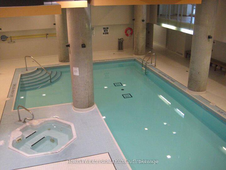Property Photo:  111 Elizabeth Street 632  ON M5G 1P7 