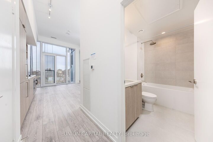 Property Photo:  2020 Bathurst Street 1007  ON M5P 0A6 