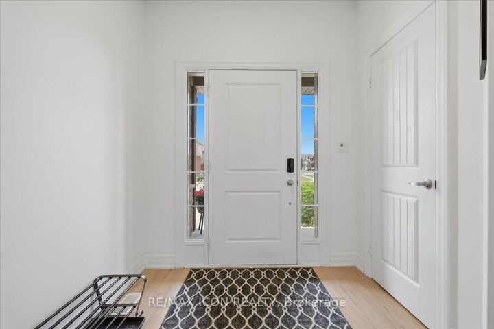 Property Photo:  275 Falconridge Drive  ON N2K 0C5 