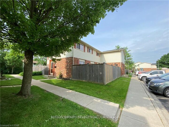 Property Photo:  93 Conway Drive  ON N6E 2H4 