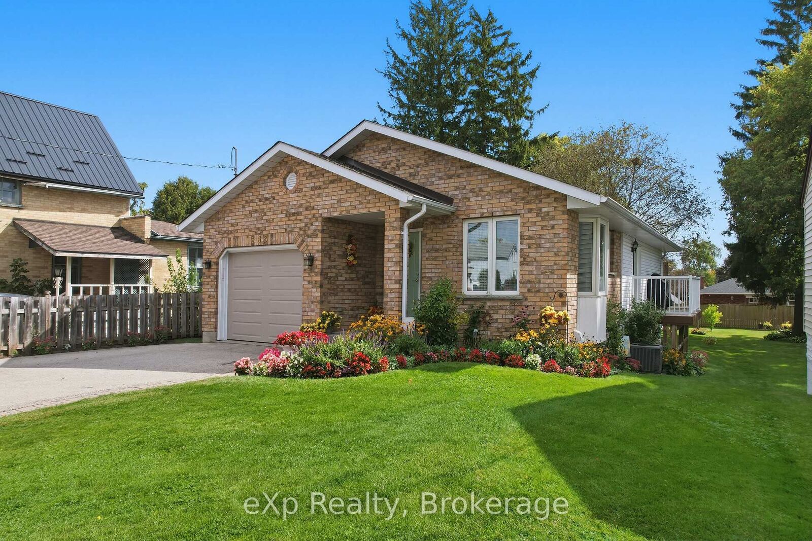 Property Photo:  565 9th Street  ON N4N 1M3 