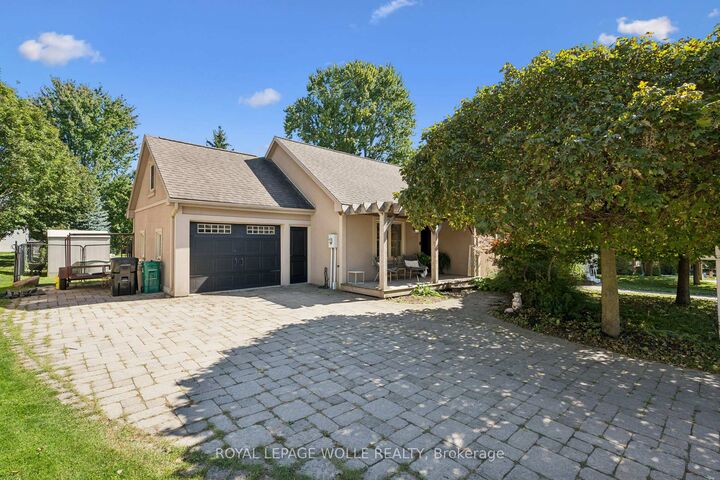 Property Photo:  1039 Molesworth Street  ON N0B 2T0 