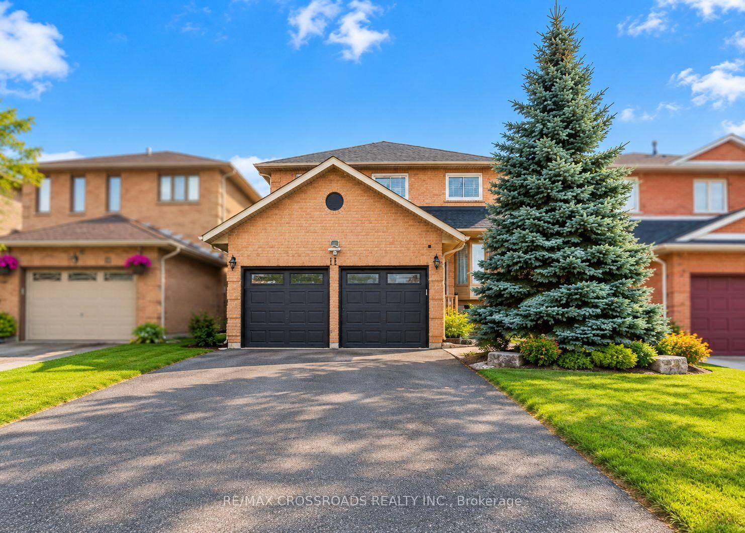Property Photo:  11 Murkar Crescent  ON L1N 8Y4 
