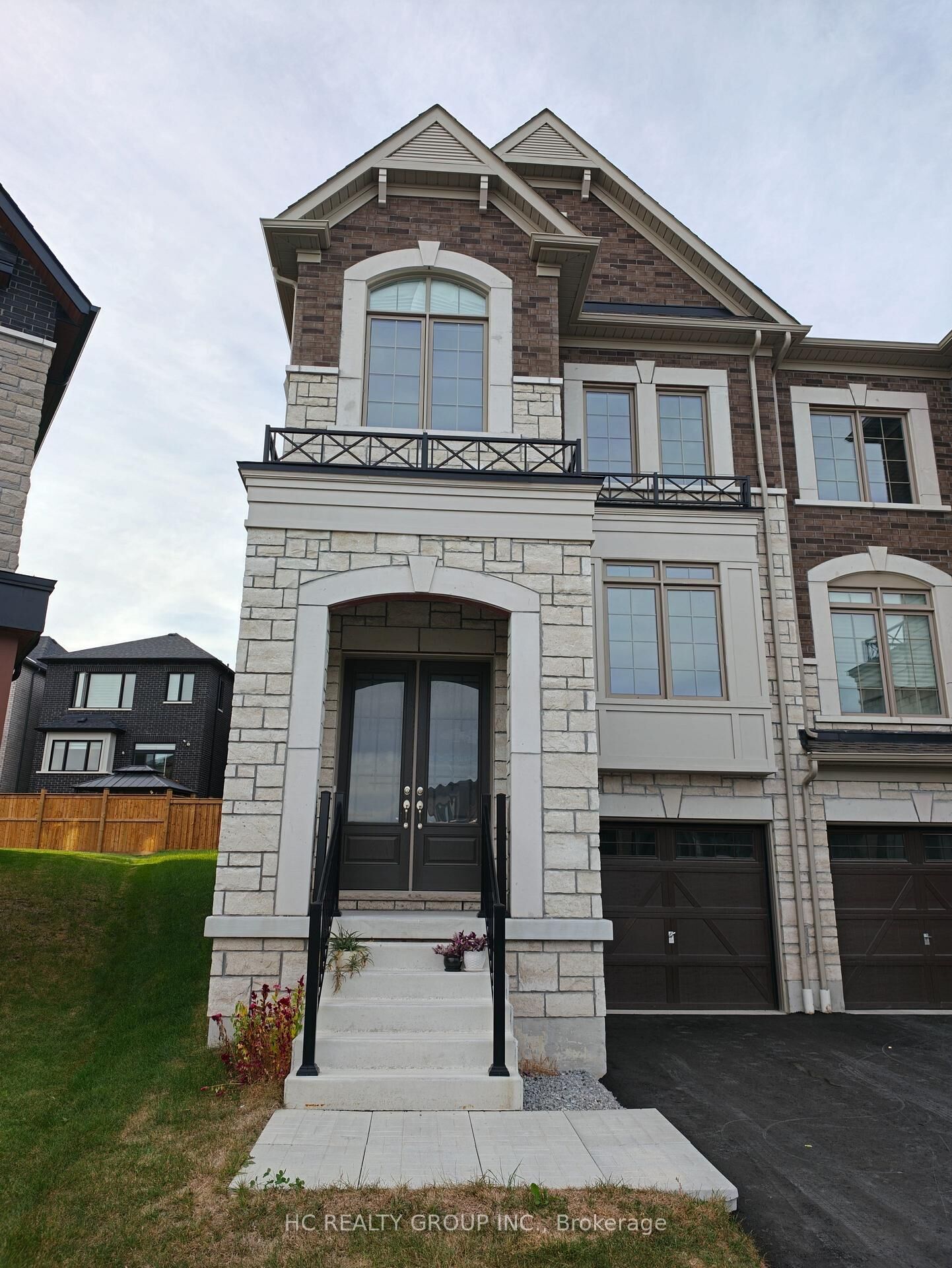 Property Photo:  1030 Valhalla Terrace  ON L1X 0P8 