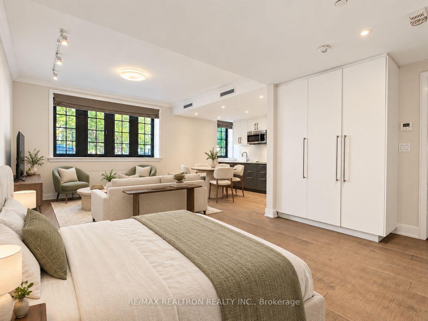 Property Photo:  2 Clarendon Avenue 107  ON M4V 1H9 