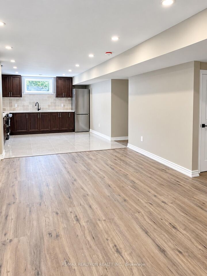 Property Photo:  59 Cumber Avenue Bsmt  ON M1E 1T2 