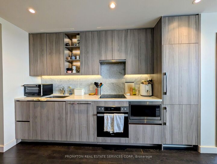 Property Photo:  85 McMahon Drive 1503  ON M2K 0H1 