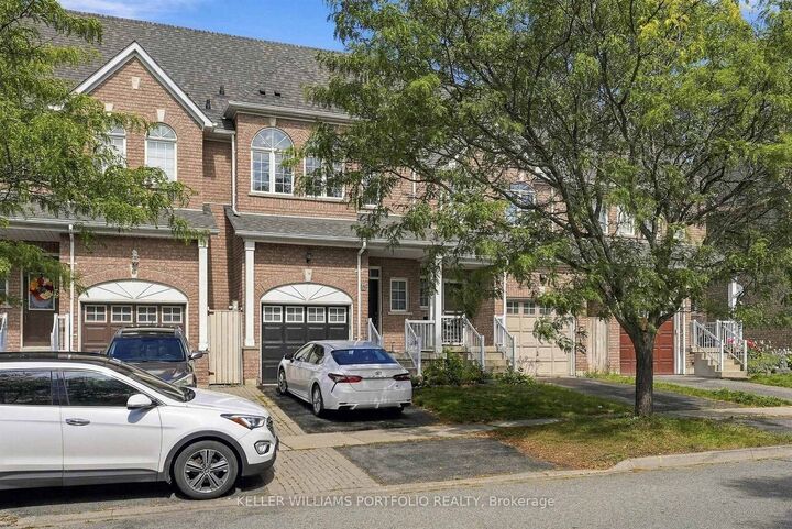 Property Photo:  8 Gateway Court  ON L1R 3M9 