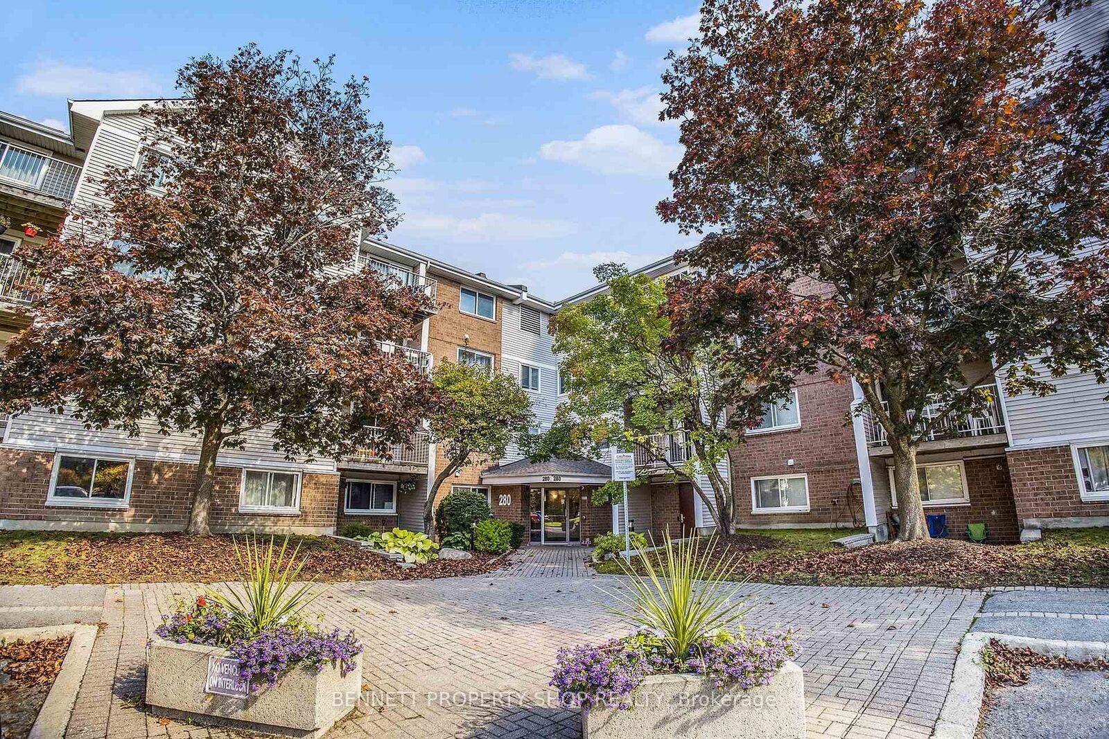 Property Photo: 280 Brittany Drive 106 ON K1K 4M4