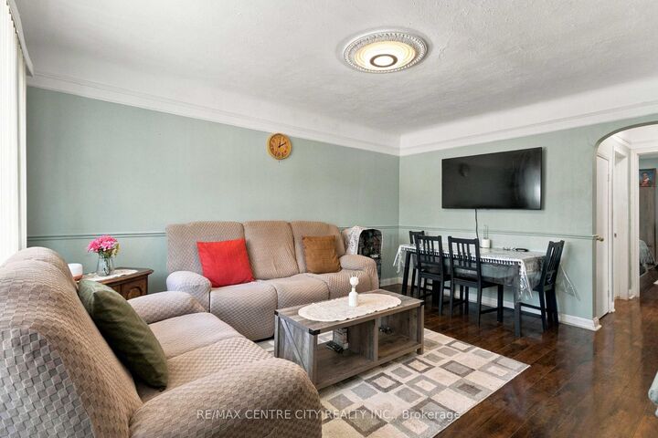 Property Photo:  360 Hale Street  ON N5W 1G4 