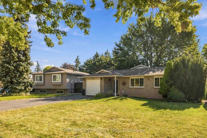 Property Photo:  6099 Starfield Crescent  ON L5N 1X2 