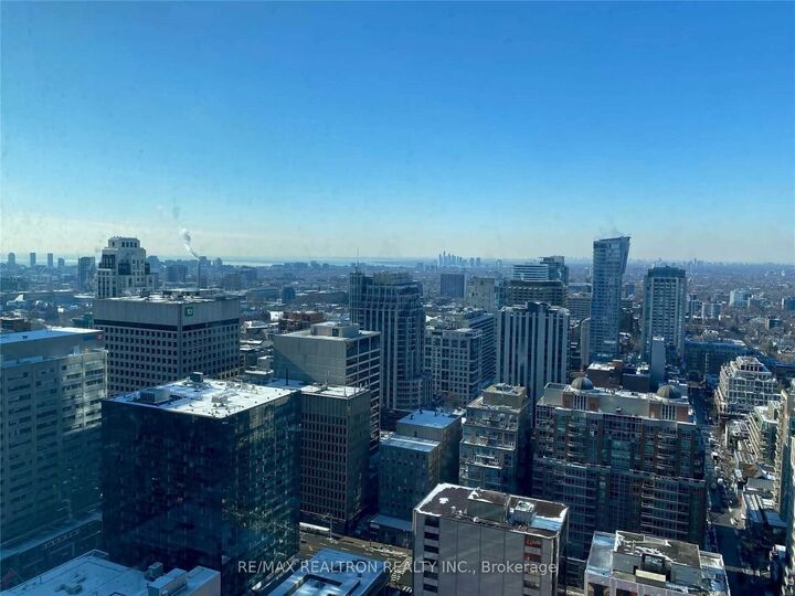 Property Photo:  1 Yorkville Avenue 3404  ON M4W 0B1 
