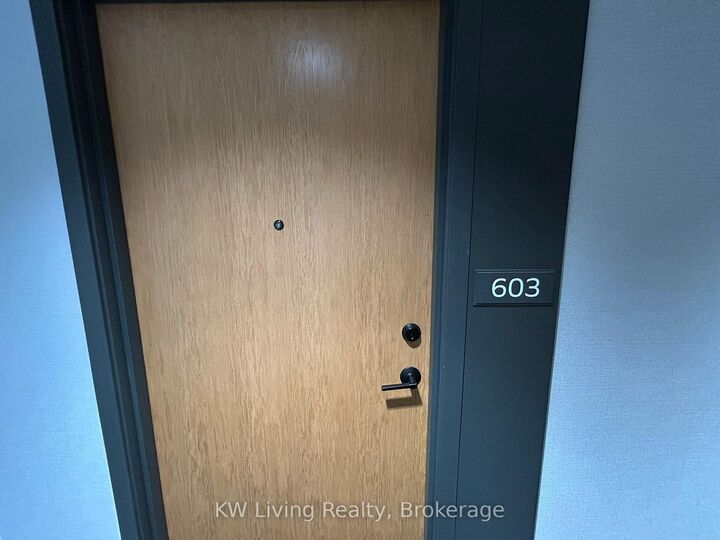 Property Photo:  2495 Eglinton Avenue W 603  ON L5M 2T2 