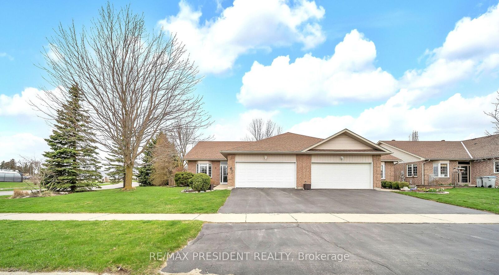 Property Photo:  789 Brock Street  ON N4W 3T4 