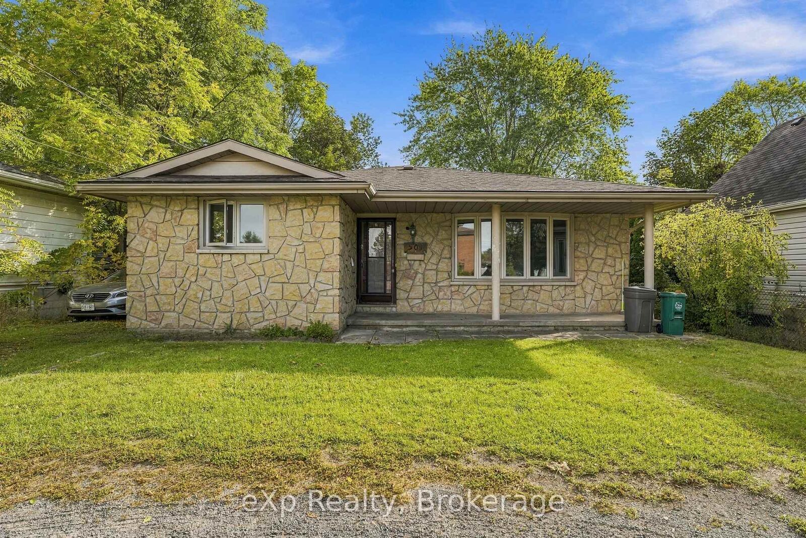Property Photo:  501 Sidney Street  ON K8P 4A3 