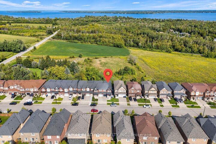 Property Photo:  1172 Peelar Crescent  ON L0L 1W0 
