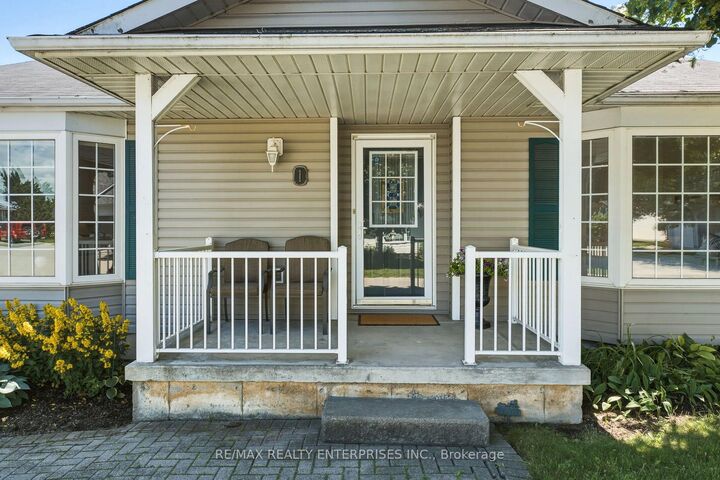 Property Photo:  1 Huron Court  ON L1B 1A2 