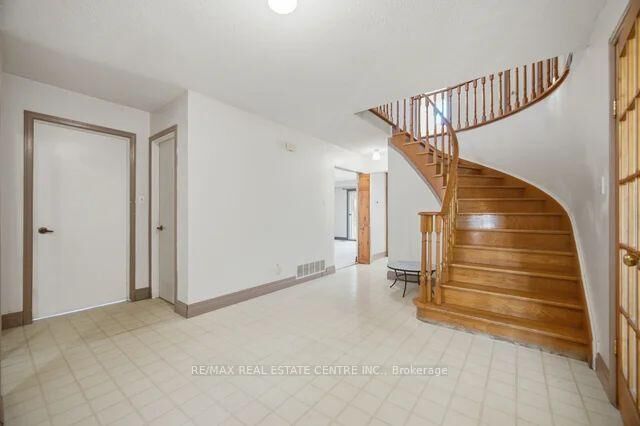 Property Photo:  4141 Twine Crescent  ON L4Z 1E4 
