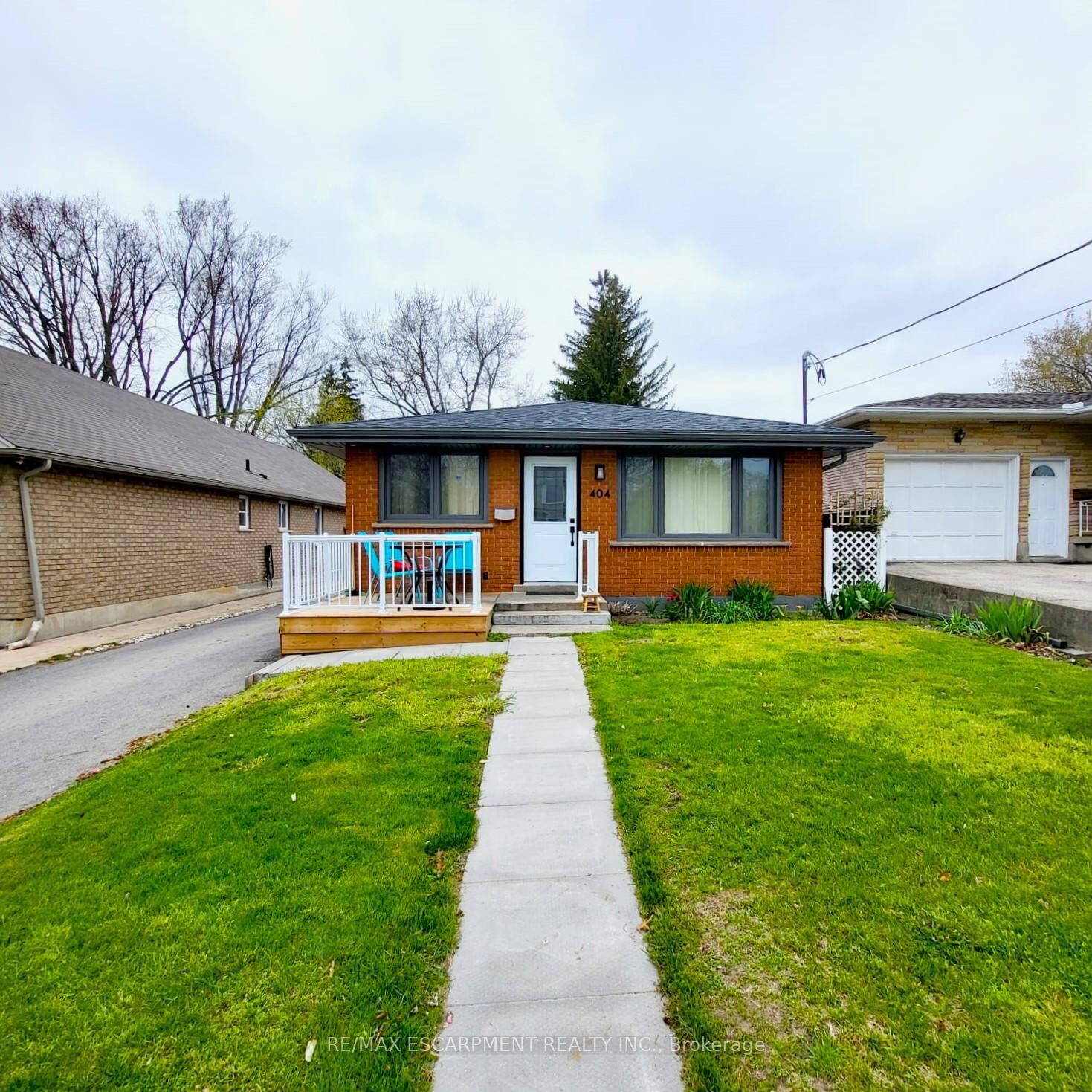 Property Photo:  404 Nelson Street Lower  ON N3S 4E8 