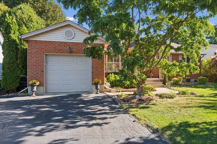 Property Photo:  120 Landrex Boulevard  ON N0B 2K0 