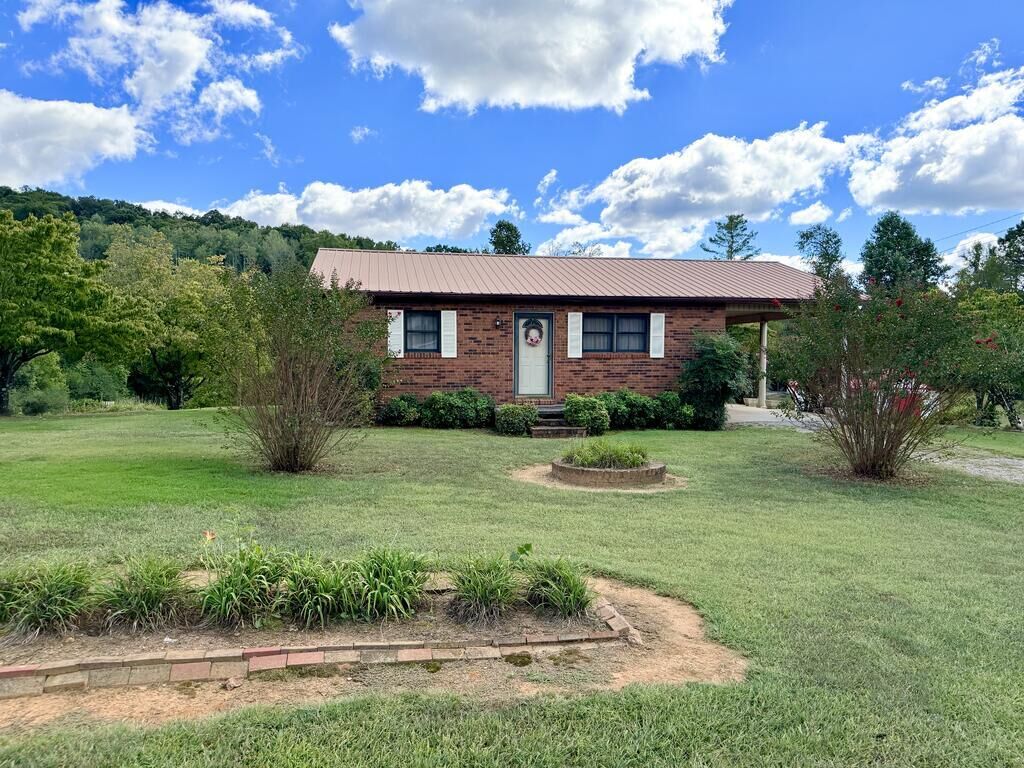 Property Photo: 188 Valley Street TN 38583