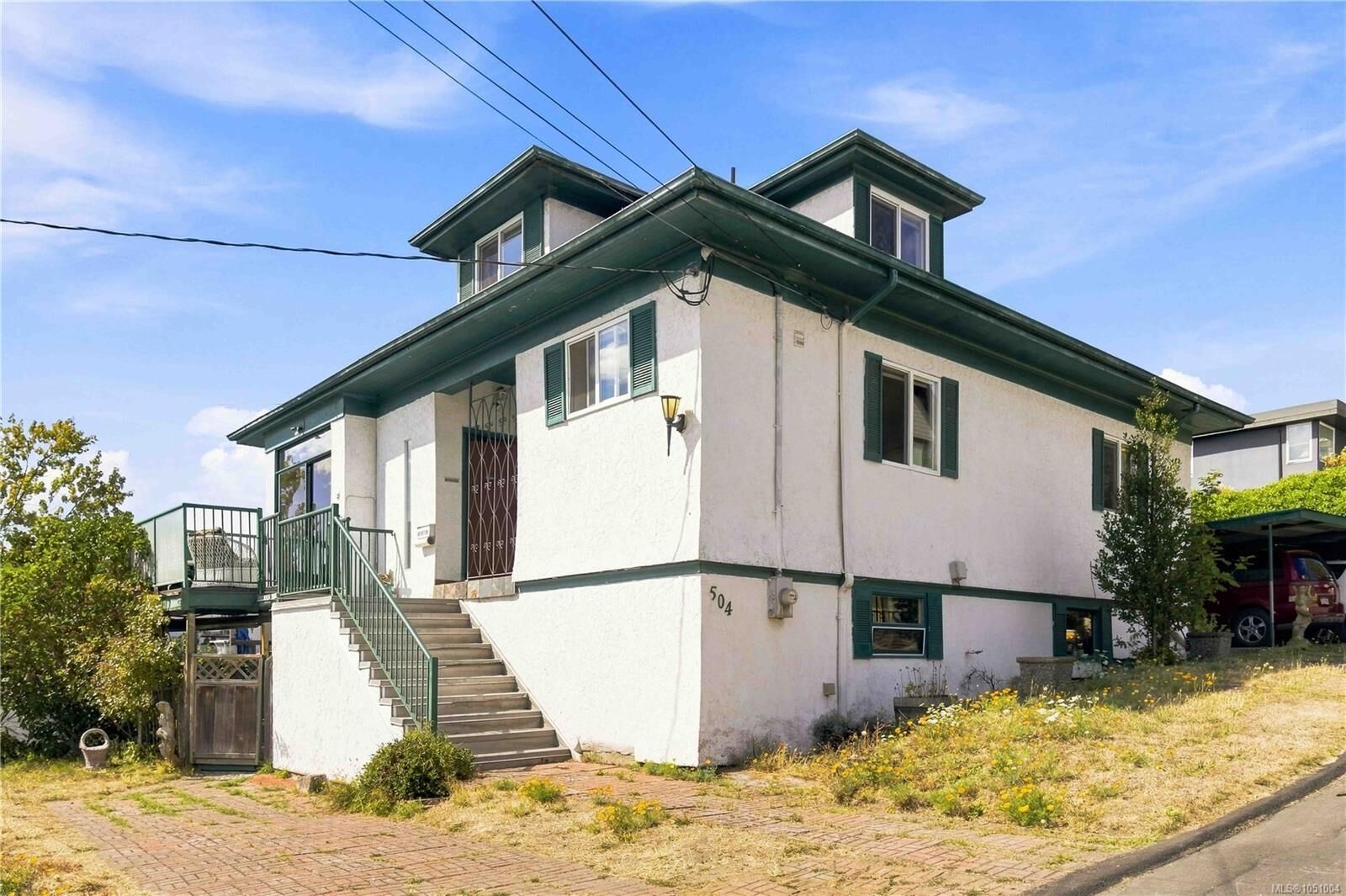 Property Photo:  504 Wilson St  BC V9A 3G7 