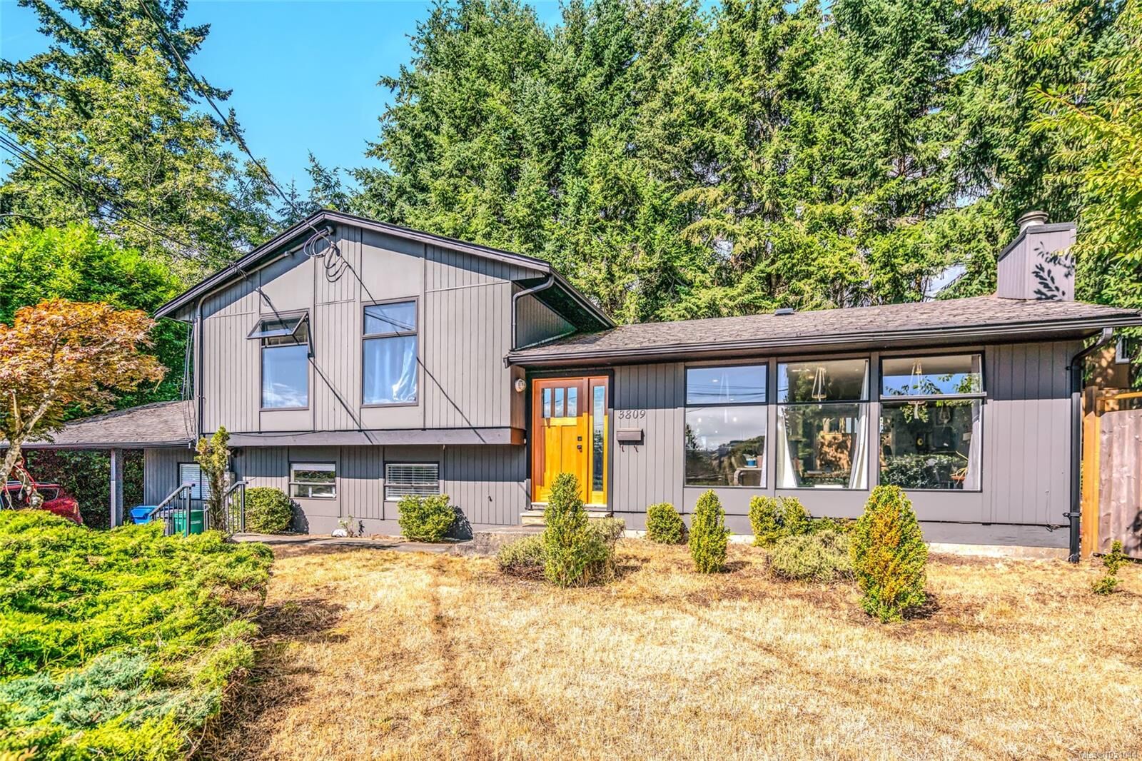 Property Photo:  3809 Morris Pl  BC V9T 3W2 