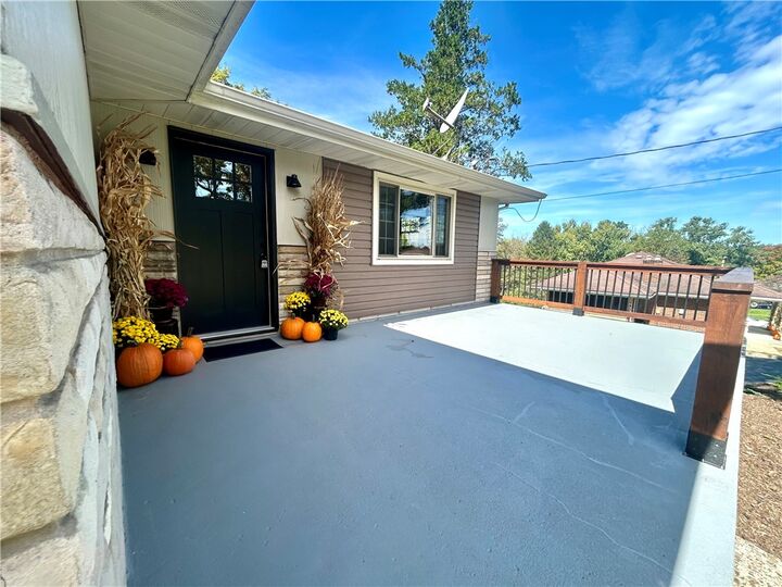 Property Photo:  714 Maple Dr  PA 15063 
