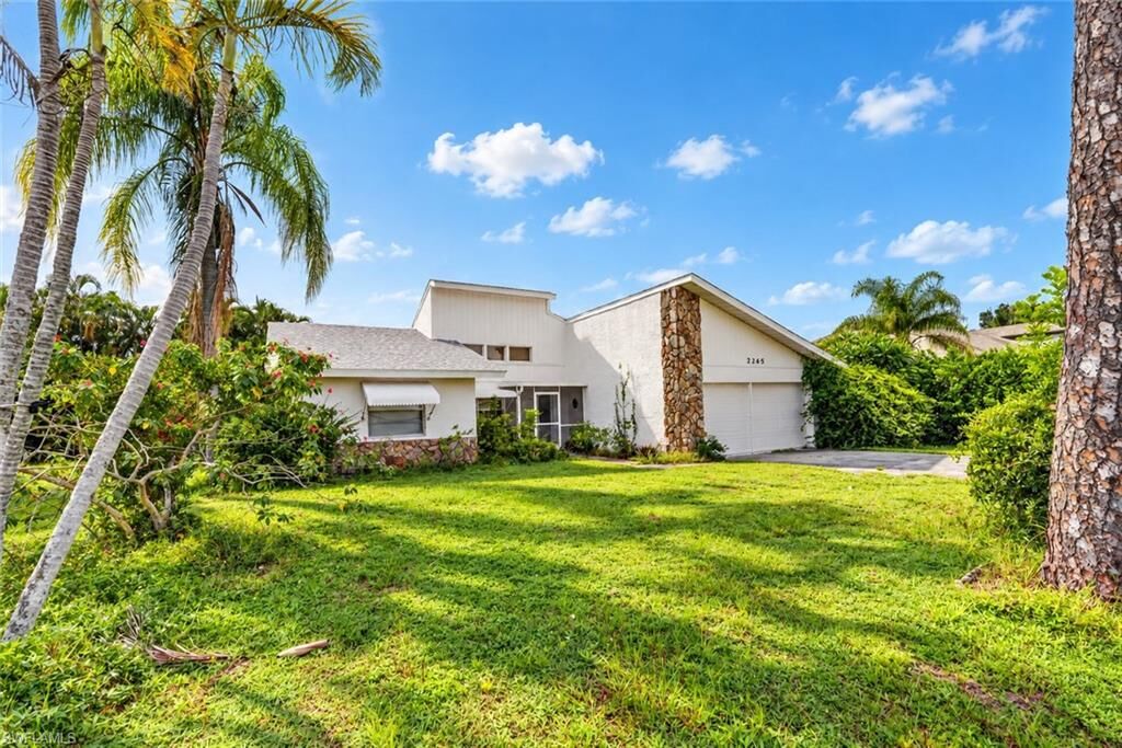 Property Photo:  2265 Crystal Dr  FL 33907 