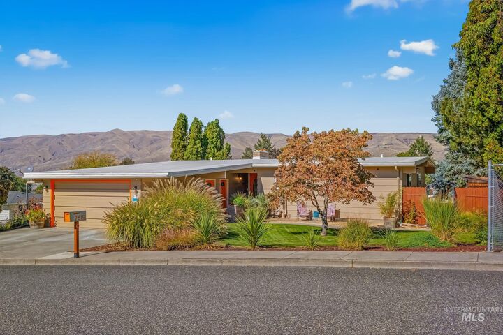 Property Photo: 2619 11th Ave ID 83501