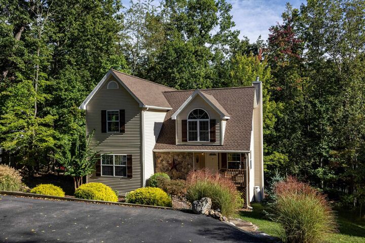 Property Photo:  222 Grouse Dr  VA 22840 