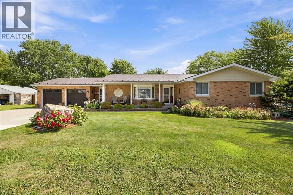 Property Photo:  416 Holland Street  ON N0N 1R0 