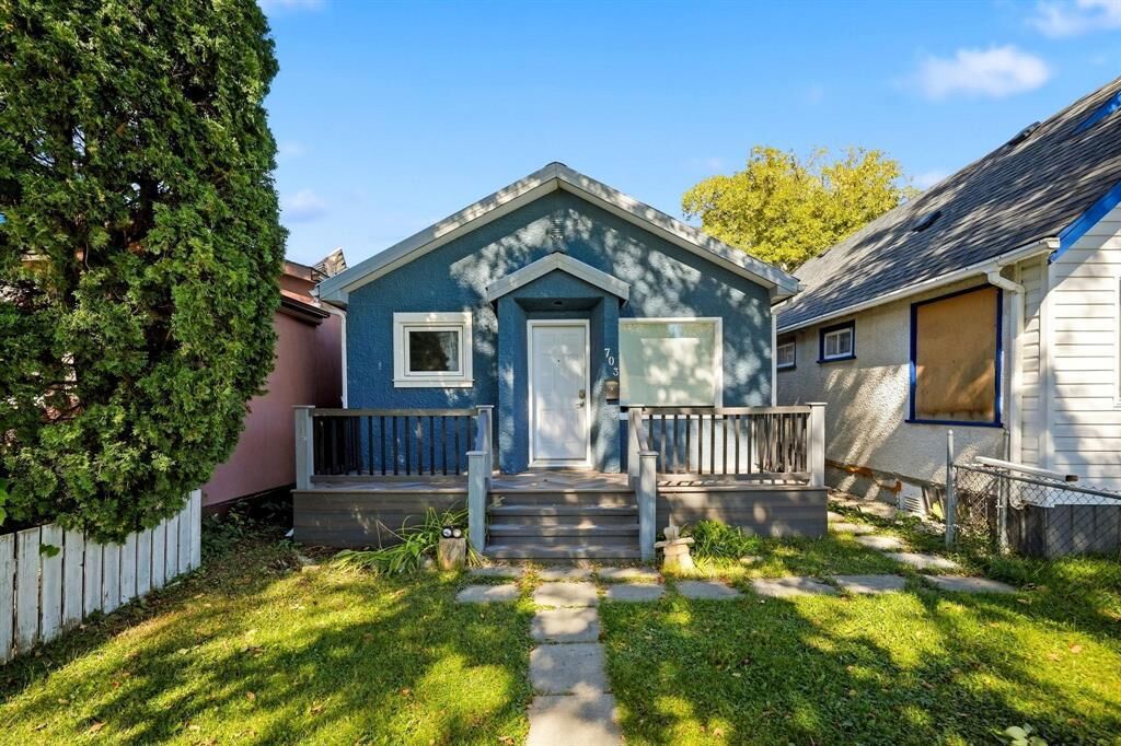 Property Photo:  703 Lorette Avenue  MB R3M 1T7 