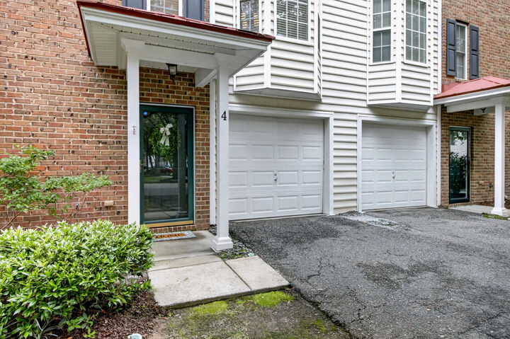 Property Photo: 4008 Radcliffe Place Drive Unit 4 Unit M-4 SC 29414