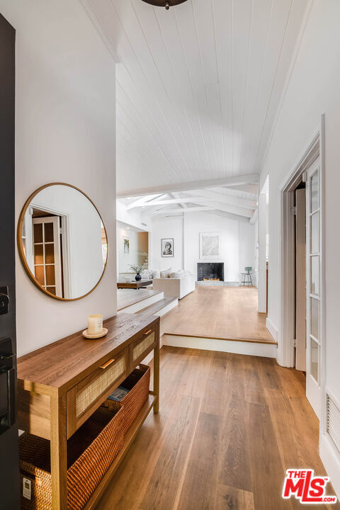 Property Photo:  9828 Easton Dr  CA 90210 