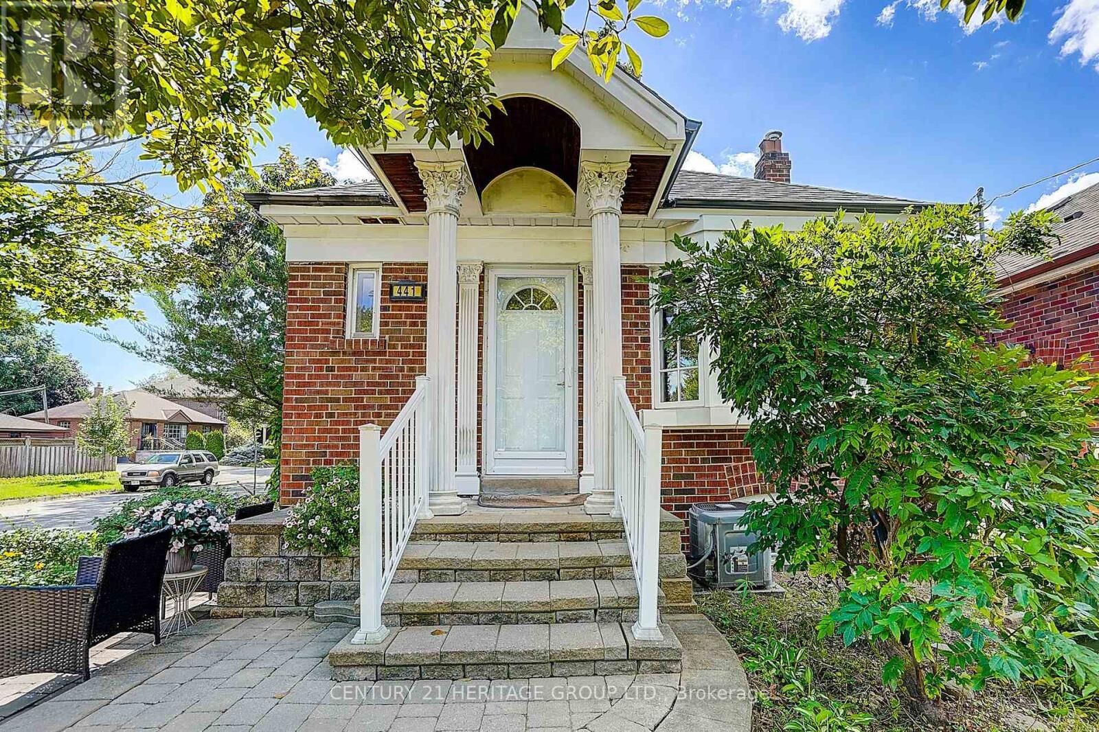 Property Photo: 441 Rimilton Avenue ON M8W 2G7