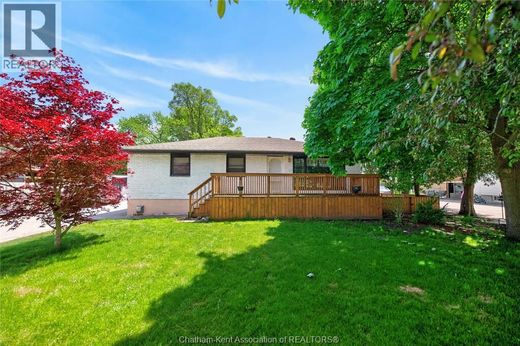 Property Photo:  944 McNaughton Avenue  ON N7L 0E4 