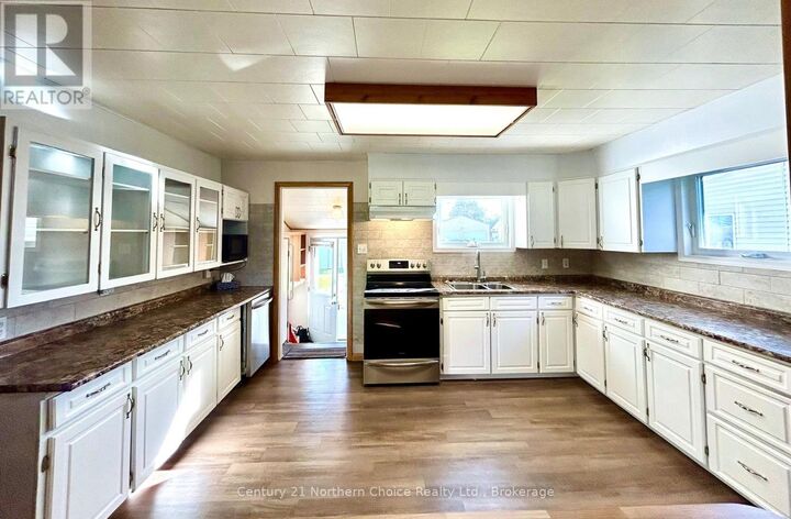 Property Photo:  1021 Third Street East  ON P9A 1S3 