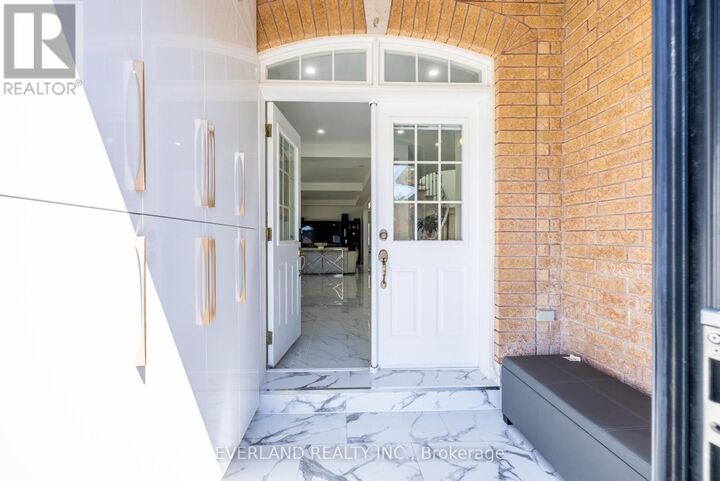 Property Photo:  10 Megarry Court  ON L4S 2S3 