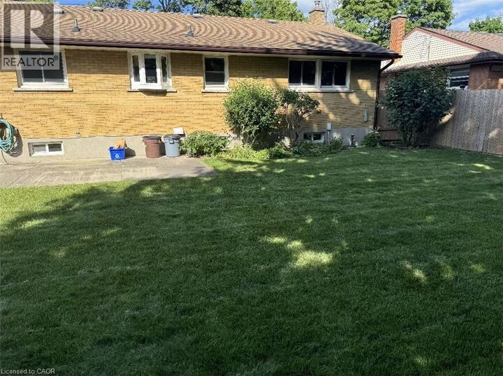 Property Photo:  23 Elkington Drive Upper Unit  ON N2B 1S1 