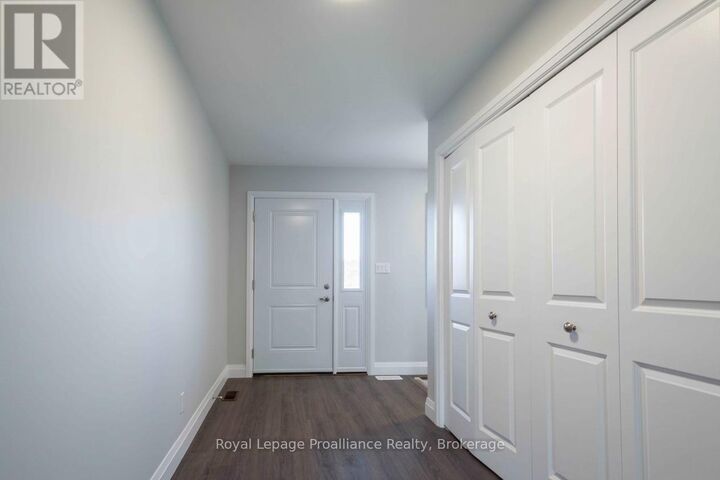 Property Photo:  46 Mackenzie John Crescent  ON K0K 1H0 